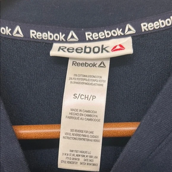 NWT Reebok Men's Navy Sweatshirt with Front Pocket - Small - Picture 5 of 5